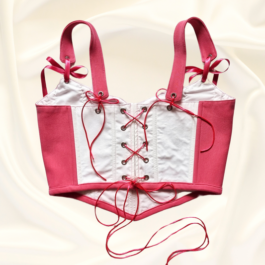 korset  ruchno izraboten v rozovo i bqlo s rozovi pandelki i stoper ot recikliran pamuk adidas logo i metalni kapsi