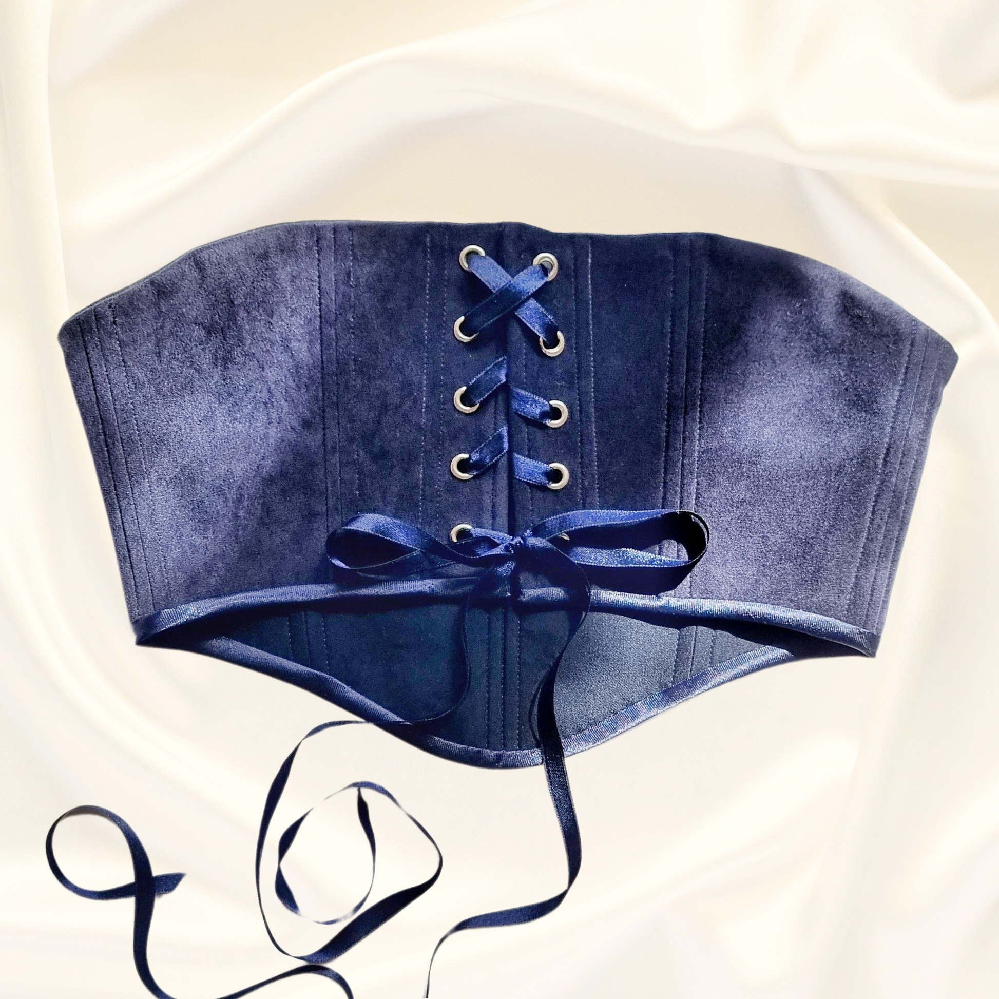 korset tamno sin sas sini pandelki i metalni kapsi  ruchno izraboten ot velur