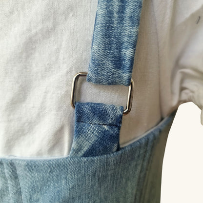 Korset prezramka zadna chast ot dankov plat v blizak kadar s metalna halka