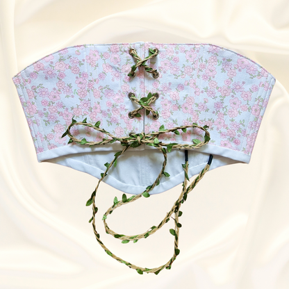 korset ot recikliran pamuk s rozovi tsvetq tip kolan  metalni kapsi i pandelka ot konop i lista ruchno izraboten 