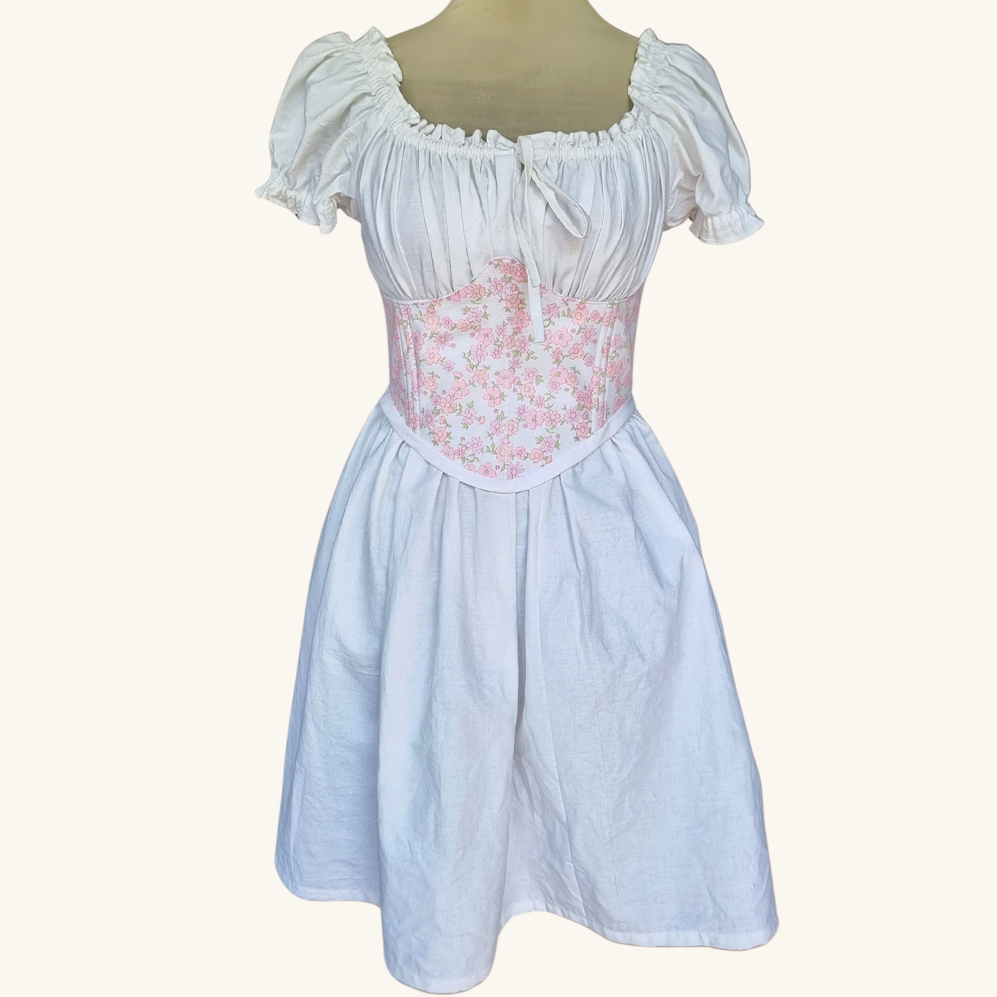 korset s rozovi tsvetq ot recikliran pamuk tip kolan gledka otpred na maneken ruchno izraboten 