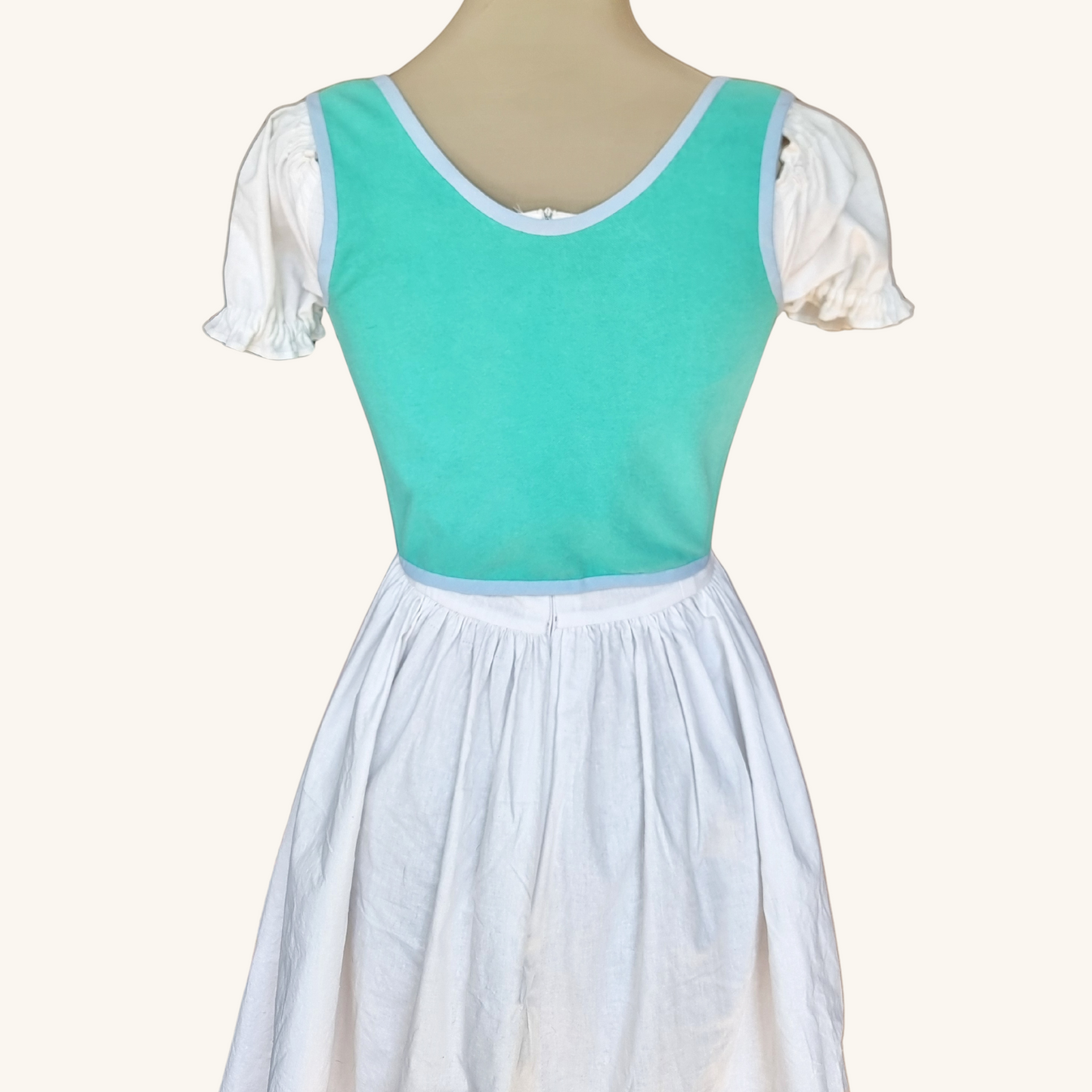 korset gledka otzad siniozelen ruchno izraboten na maneken s bqla roklq