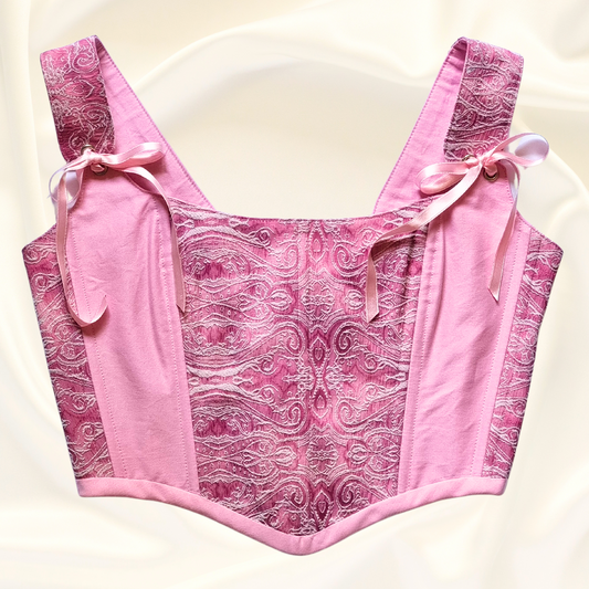 korset rozov ruchno izraboten s rozovi pandelki i metalni kapsi ot pamuk i jakard